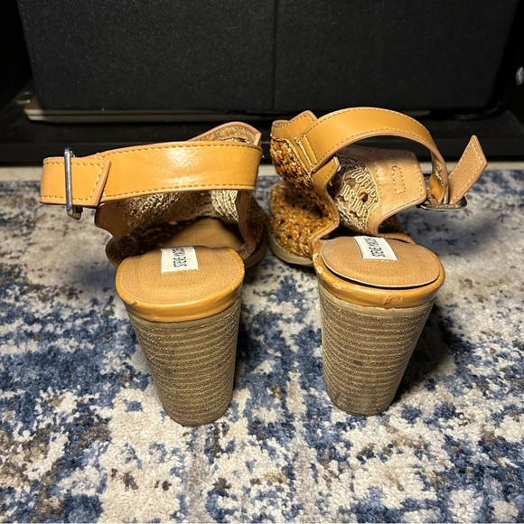 Steve Madden Brown Ranya Cognac Leather Buckle Strap Block Peep Toe Heels Size 8 - Picture 6 of 12